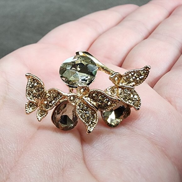 NWT Amazon Gold Toned Jeweled Butterfly Fashion Ring Size 4 - Picture 15 of 16